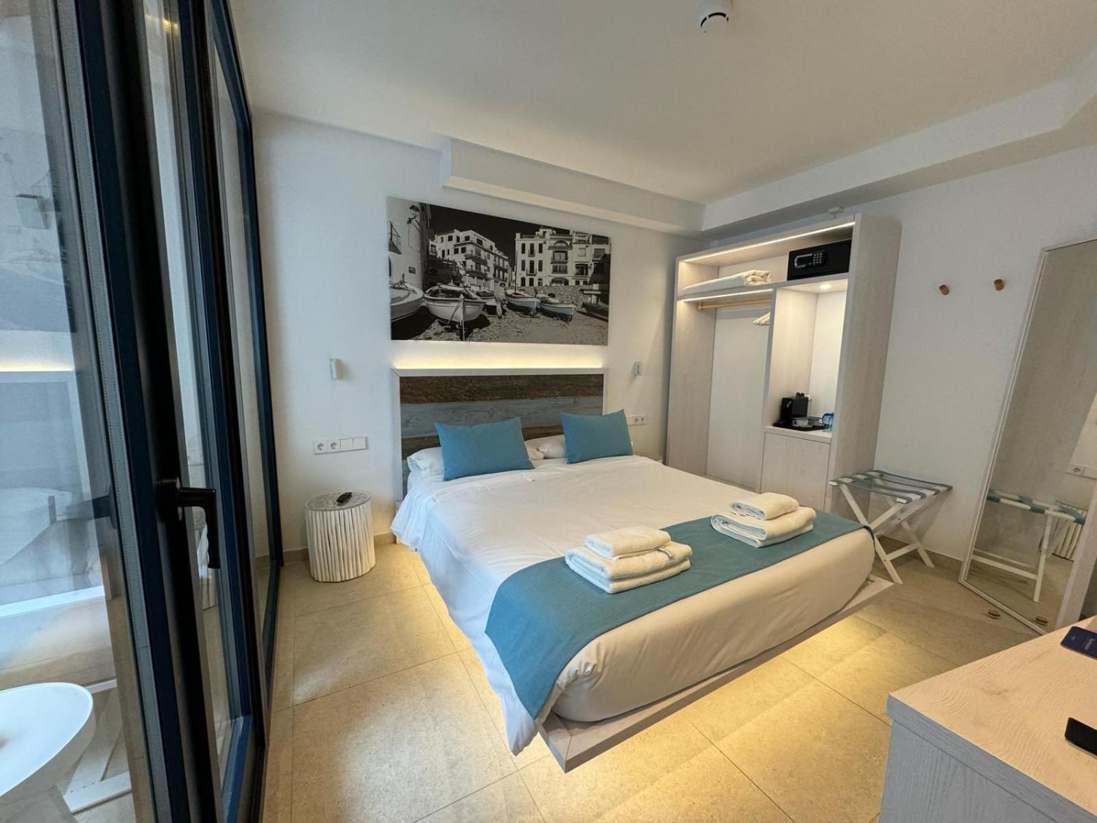 Hotel Boutique Es Blau Кадакес Экстерьер фото